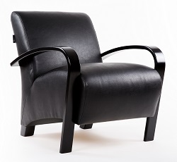 Кресло для отдыха. Экокожа черная, каркас венге.