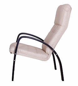 Кресло для отдыха. Кресло для отдыха,ткань ваниль, каркас венге. 