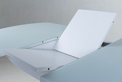Стол со стеклом на основе ЛДСП, механизм раскладки. 