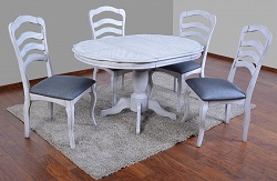 Раздвижной обеденный стол и стулья. Цвет стола: светло-серый