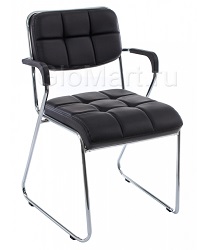 Черное кресло из искусственной кожи