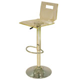 Барные стулья, оригинального дизайна. 
Особенность стула прозрачность сиденья и спинки. Цвет: прозрачный
Размер: 37*34*104 
Производство: Китай.
