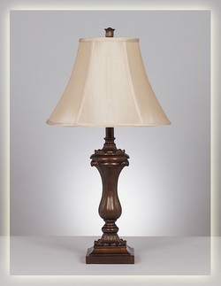 Настольная лампа. Абажур сделан из ткани. Размеры д*ш*в: 38*38*71 см.
