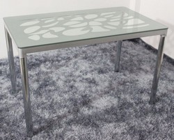 Стеклянный обеденный стол. Размер: 120*70*75 см.Цвет: серый.