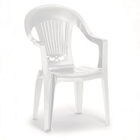 Садовое кресло из пластика 