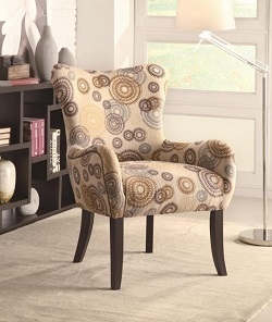 Кресло деревянное мягкое. Обивка из ткани