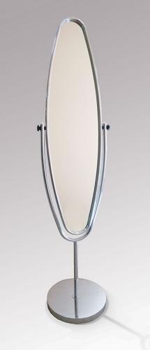 Овальное напольное зеркало. Изготовлено из хромированного металла.
