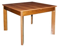 Стол обеденный раскладной. Изготовлен из дерева.