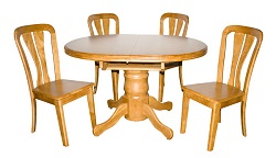 Овальный раскладной обеденный стол. Материал - массив гевеи. Цвет: чай. 