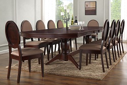 Большой обеденный стол из массива дерева цвета темный орех. В комплекте со стульями.