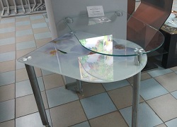 стеклянный стол трансформер с поворотной столешницей