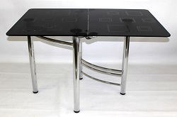 Стеклянный раскладной стол на металлокаркасе. Столешница с рисунком.