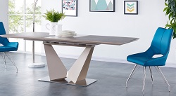 Раскладной прямоугольный стол из керамики на основе МДФ. Цвет коричнево-кремовый.