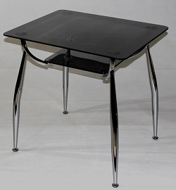 Прямоугольный стол с подвесной полочкой. Цвет серый.