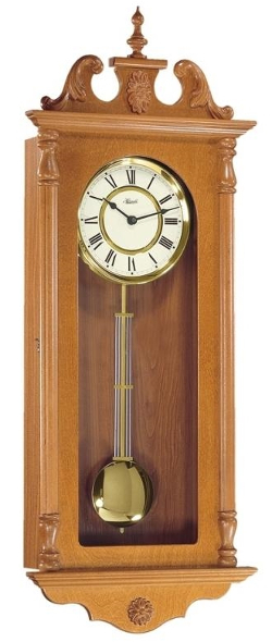 Часы деревянные кварцевые.