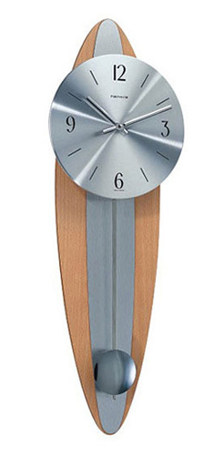 Кварцевые часы с циферблатом из стали.