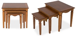Комплект деревянных столиков. Цвет вишня.
