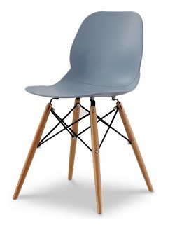 Дизайнерские стулья на деревянной основе. Цвет голубой.