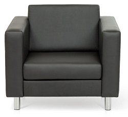 Кресло из экокожи с подушками. Цвет черный.