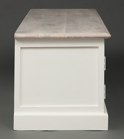 Большая тумба из дерева под телевизор. Цвет белый состаренный. Вид сбоку.