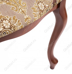 Стул из дерева и ткани для гостинной. Фрагмент ножки.