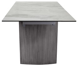 Раскладной стол из керамики и стекла на больших металлических опорах. Цвет: белый мрамор.