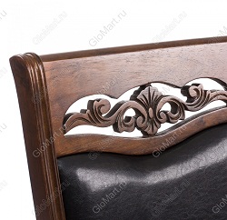 Кресло деревянное из массива гевеи. Обивка из кожзама черного цвета