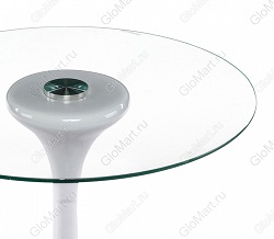 Журнальный столик из стекла. Столешница круглой формы.