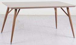 Прямоугольный обеденный стол бежевого цвета, столешница МДФ, ножки металл