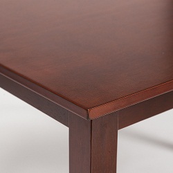 Обеденная группа - стол и 4 стула. Цвет дерева коричневый (венге). Фрагмент стола