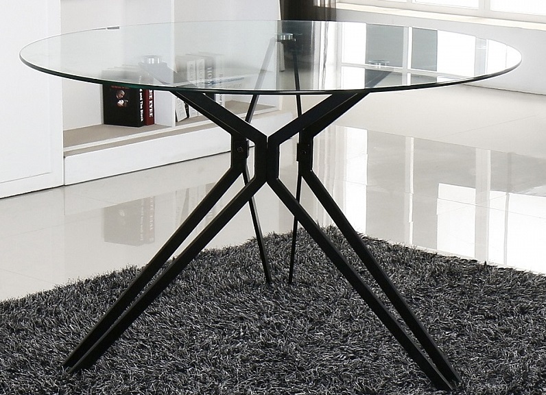 Круглый стол со столешницей из закаленного прозрачного стекла на металлокаркасе черного цвета.