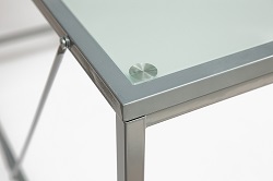 Стеклянный металлический стол на металлическом каркасе