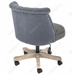 Компьютерное кресло мягкое. Обивка из ткани