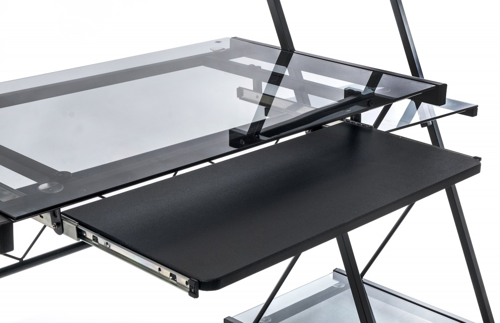 Компьютерный стол на металлокаркасе с прозрачными полочками. 