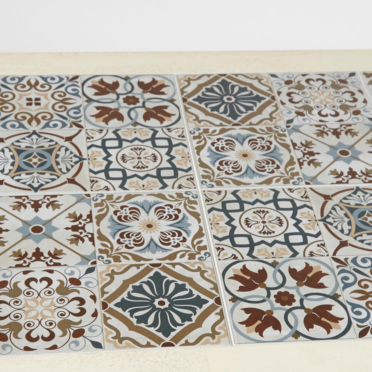 Столешница из дерева и плитки с марокканским рисунком
