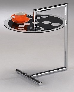 Кофейный столик из стекла и металла. Цвет черный/прозрачный.