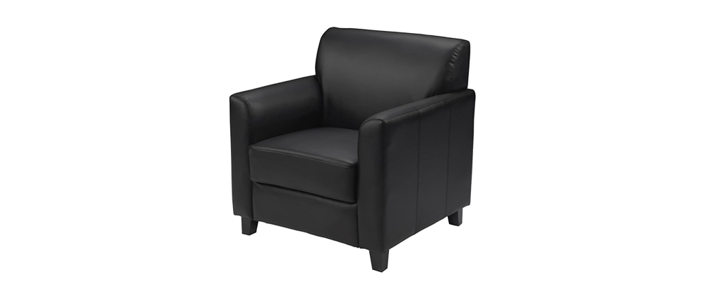Мягкое кресло с подлокотниками в современном стиле
