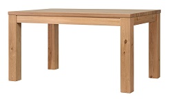 Деревянный обеденный стол. Цвет натуральный.
