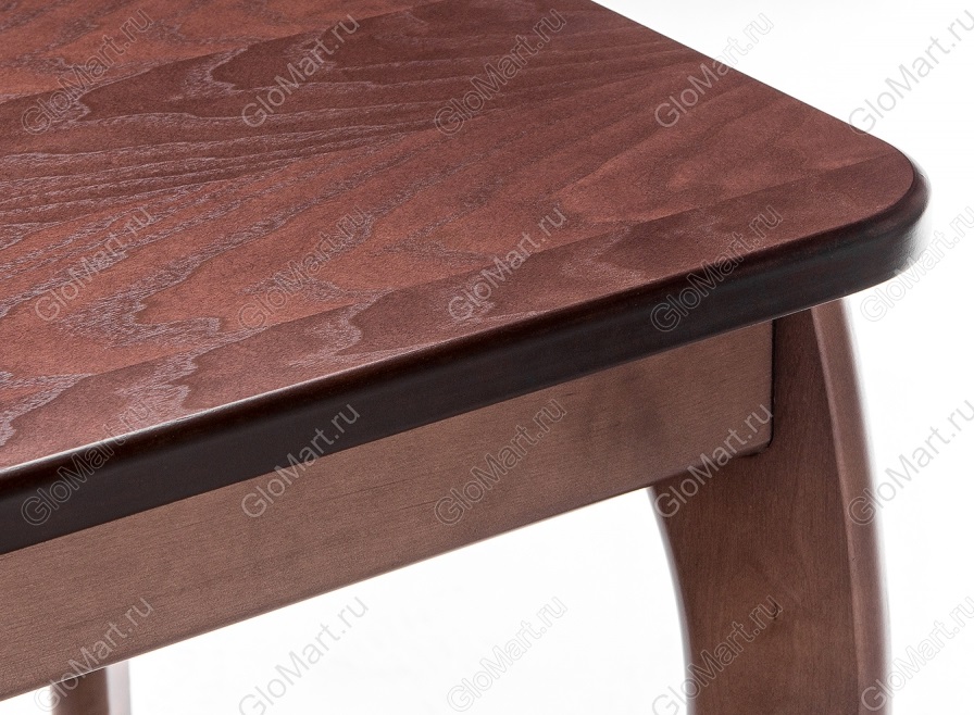 Классический деревянный раскладной стол. Фрагмент столешницы.
