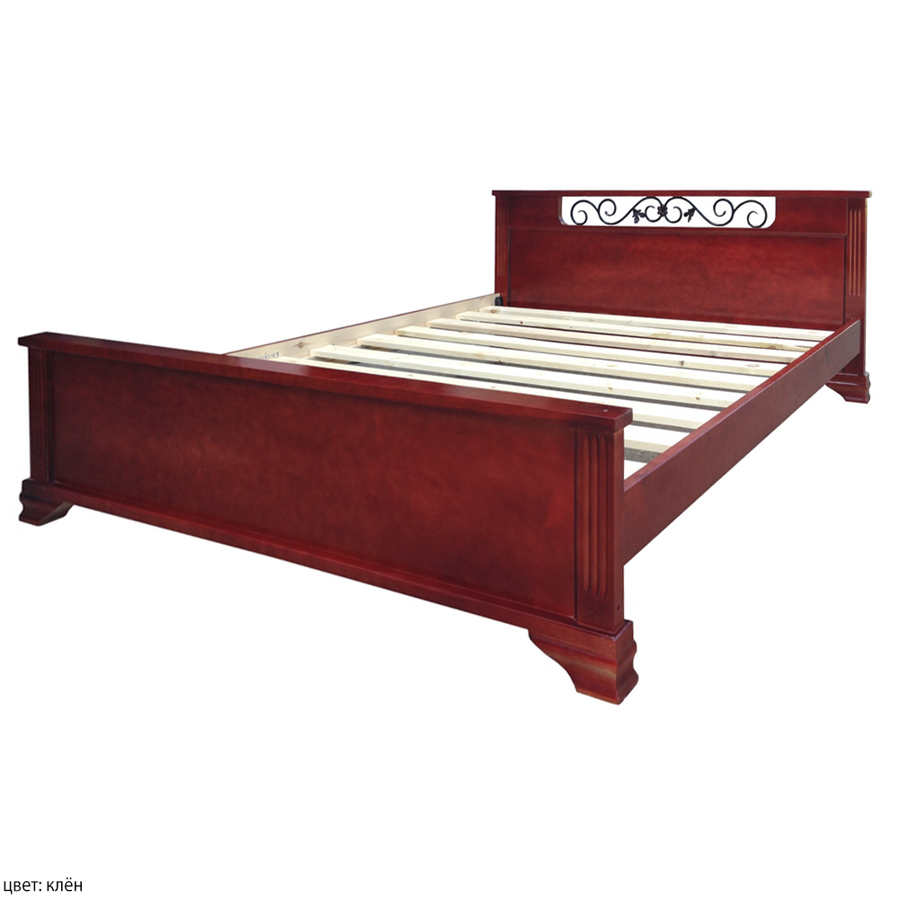 Двухспальная деревянная кровать с коваными элементами