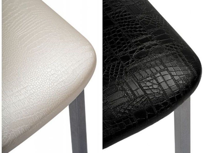 Увеличенный фрагмент сиденья стула из искусственной кожи под крокодил. Цвет жемчуг(белый), черный. 
