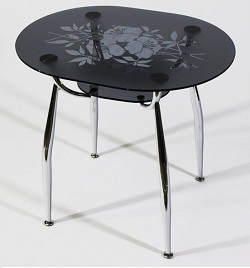 Овальный стол из стекла серый с узором на стекле, с серой полочкой.