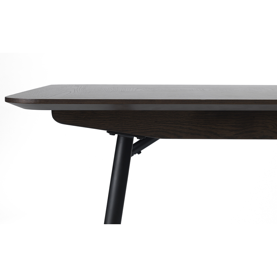 Раскладной обеденный стол, столешница из МДФ коричневого цвета, опоры металлические черного цвета
