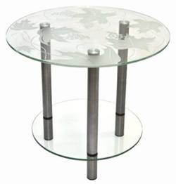 Круглый столик с полочкой из прозрачного стекла и металла в современном стиле