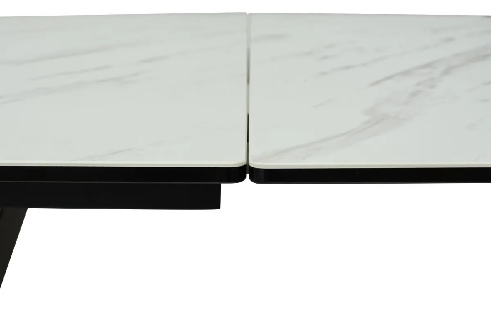 Большой керамический стол на металлическом каркасе. Цвет белый мрамор.