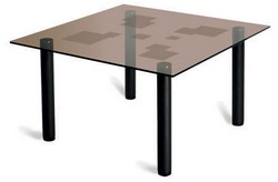 Стеклянный стол журнальный. Размер: 75*75 см, высота 43 см. Цвет: черный.