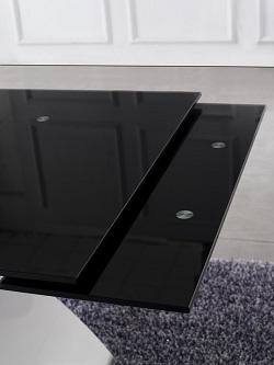 Большой раскладной стеклянный стол. Столешница из черного стекла. 