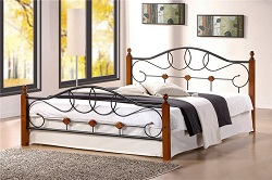 Кровать двуспальная из дерева и металла