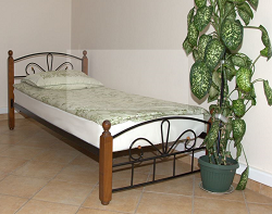 Кровать односпальная из металла и дерева