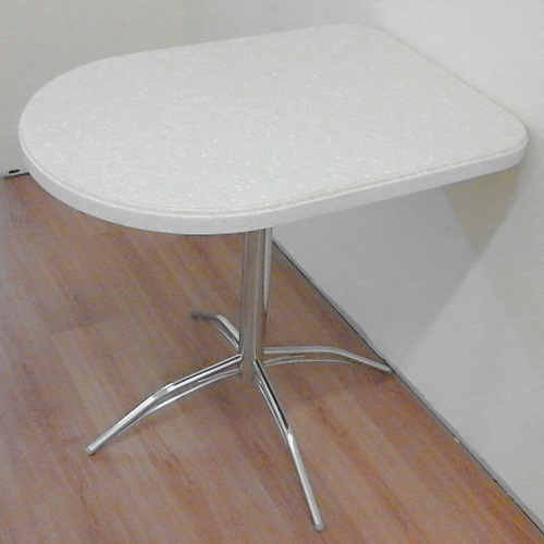 стол со столешницей из искусственного камня